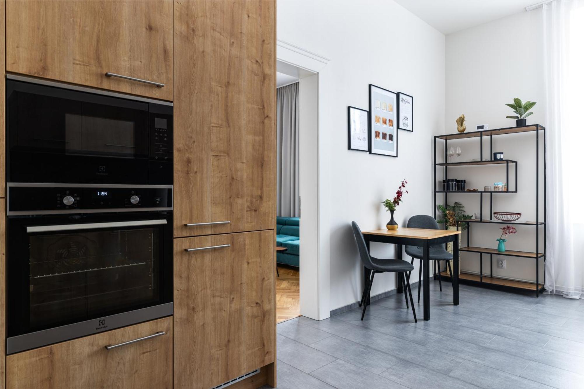 Stay2Gether City Buzz Apt - O2 Arena - Sleeps 6 Prague Extérieur photo