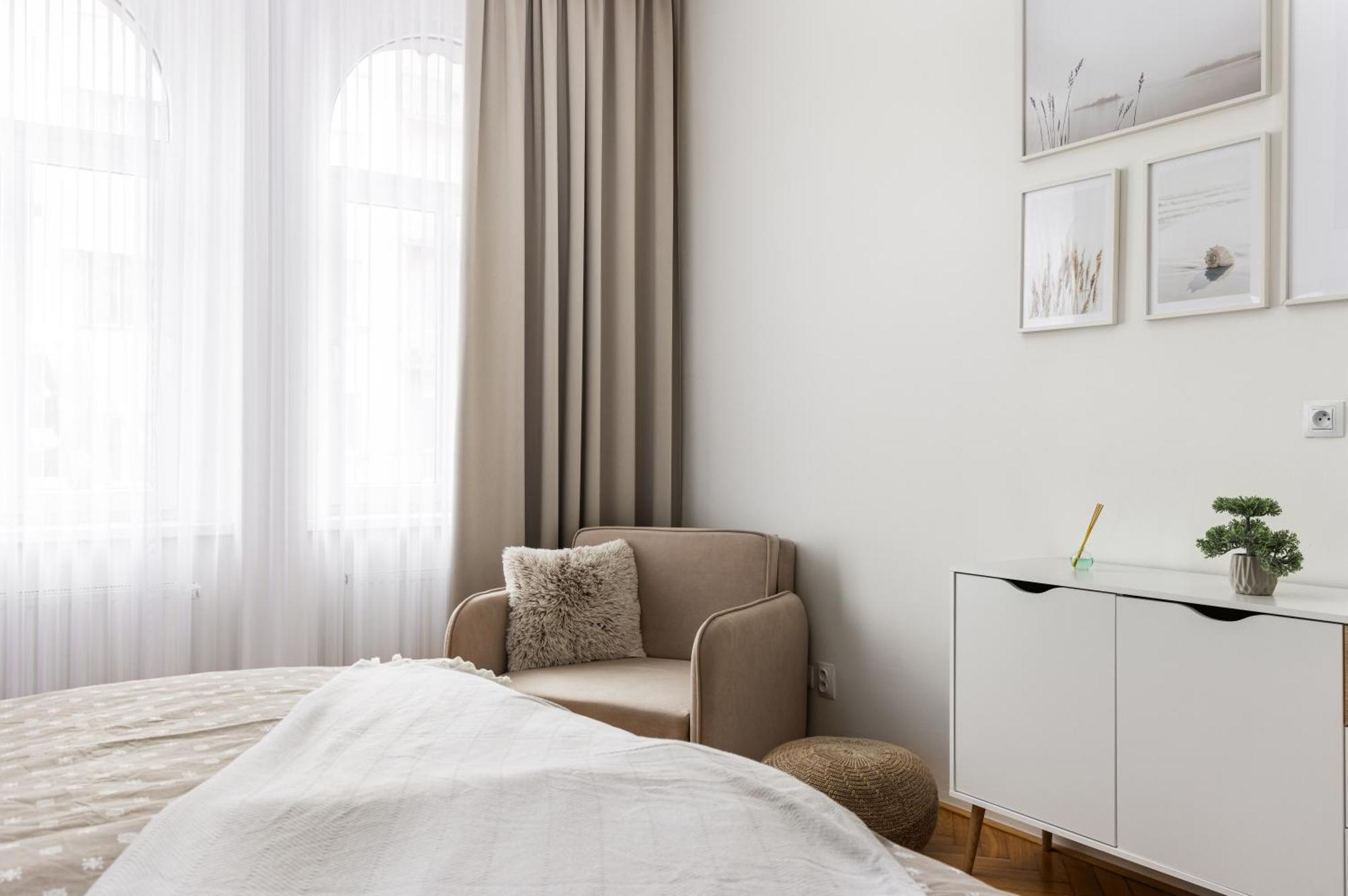 Stay2Gether City Buzz Apt - O2 Arena - Sleeps 6 Prague Extérieur photo